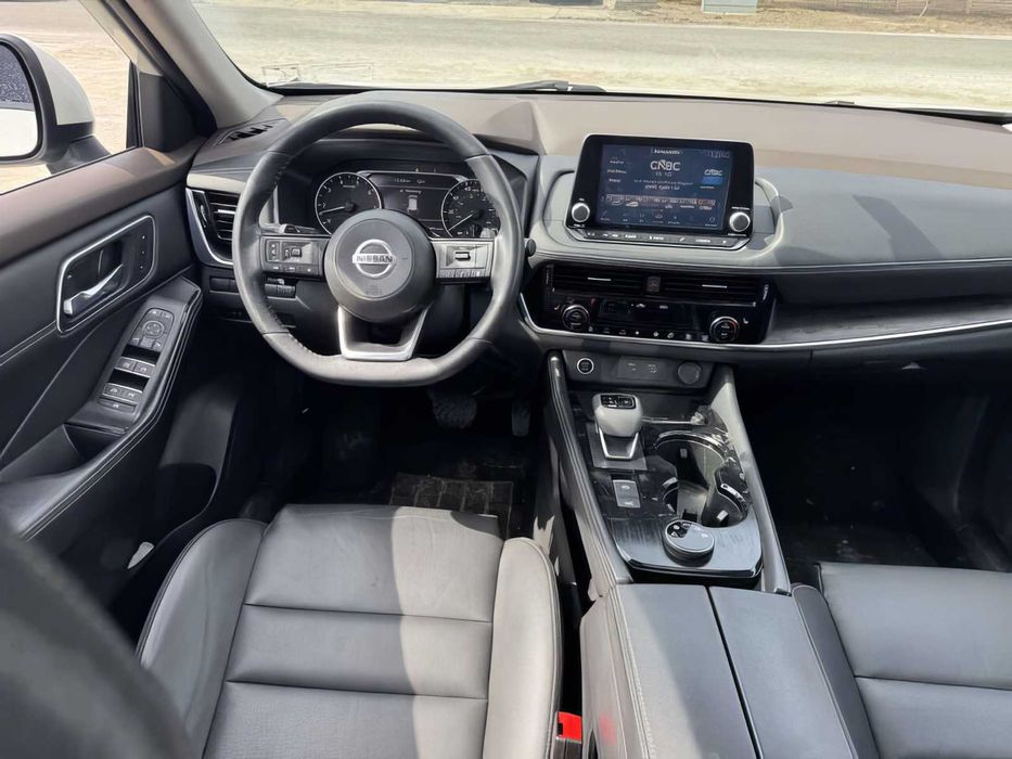 Nissan Rogue SL      2021