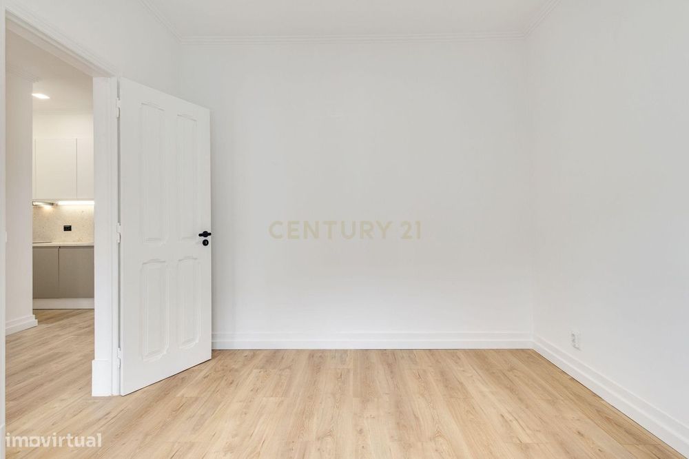 Apartamento T2, totalmente renovado.