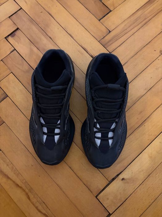 adidas 700 yeezy