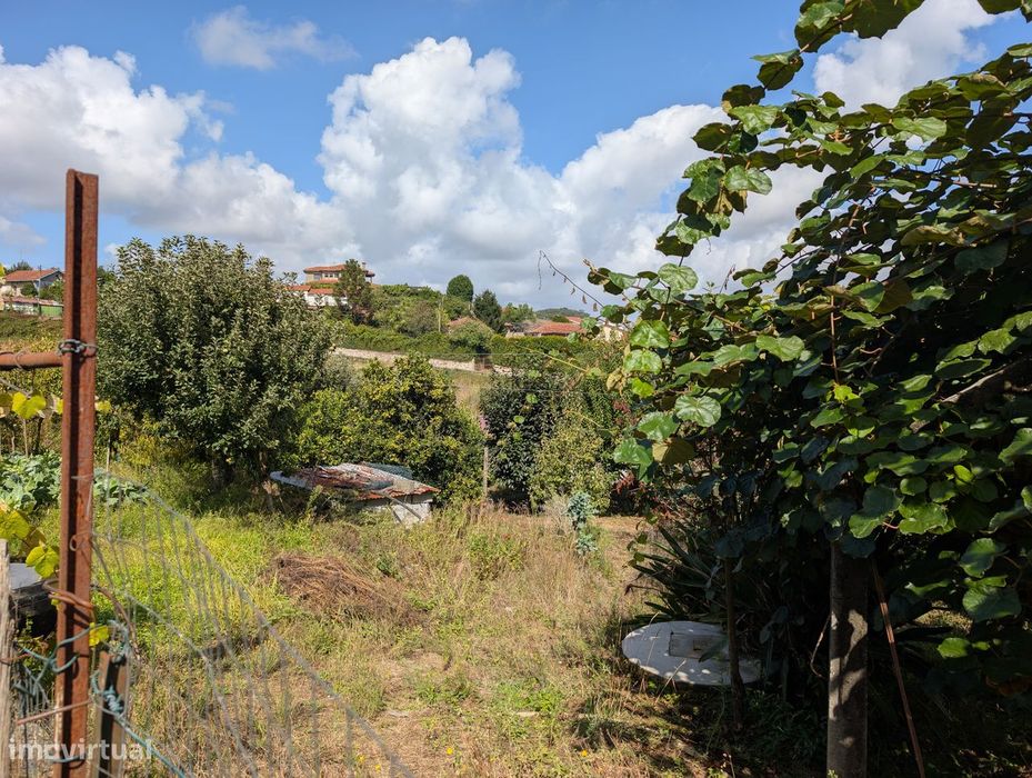 Terreno Misto em Vilaça – 1.100 m²