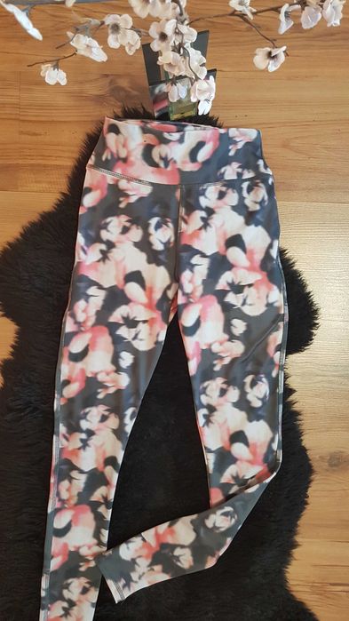 Nowość 2024:) legginsy NEW LOOK roz XS