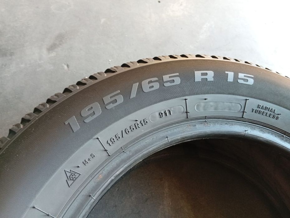 R15 195 65 шини зимові BFGodrich в доброму стані 7000 комплект виробник Польша