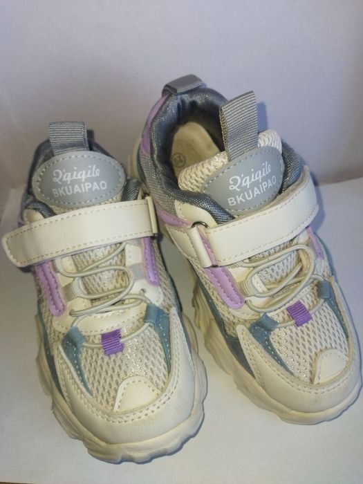 Взуття для дівчаток