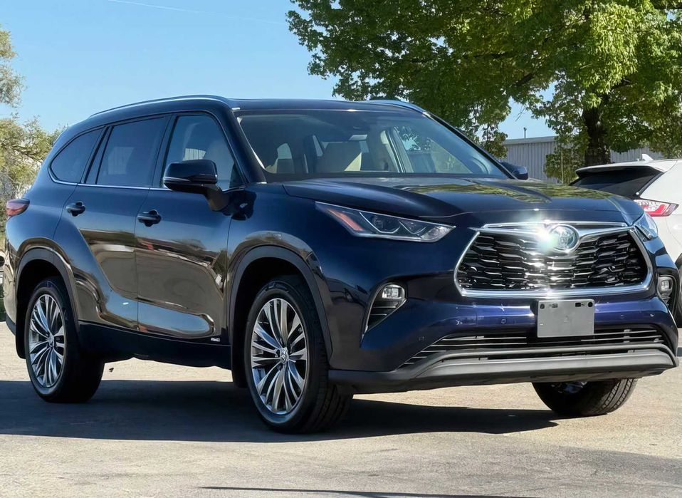 Toyota Highlander Limited      2022