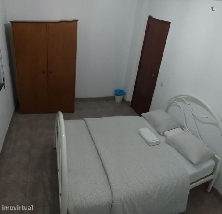 Quarto - localizado em Lisbon