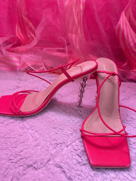 Salto alto em bom estado