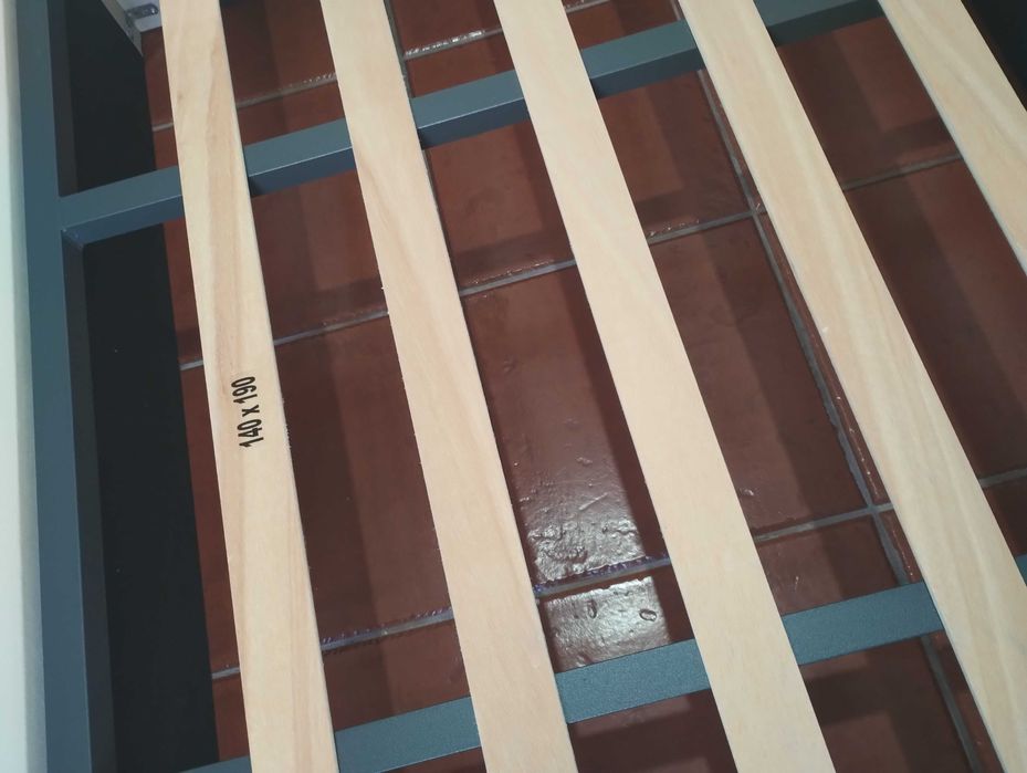 Cama Casal, com cabeceira, estrado e colchão