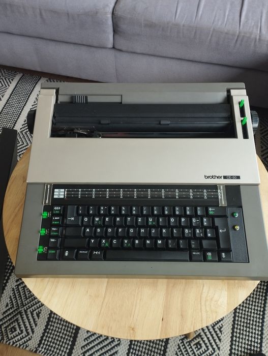 Elektroniczna maszyna do pisania Brother CE-50