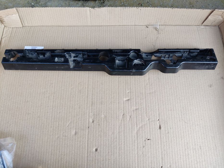 Крепление порога левого центральное BMW 5 G30 17-