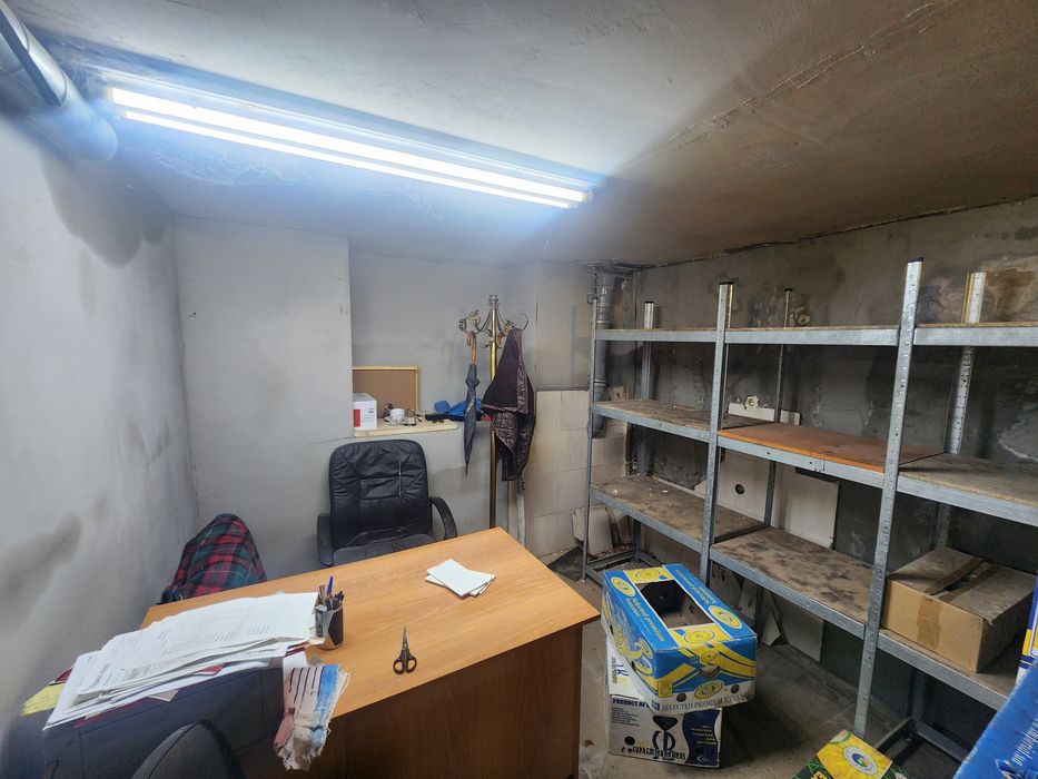 Продам цокольне приміщення в центрі 30м2