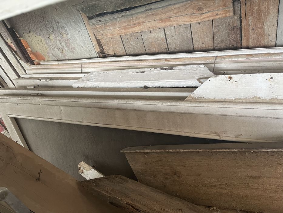 Двері глухі і одні двійні на застройку