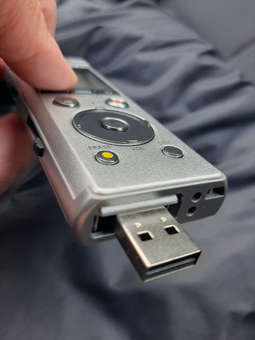 Диктофрн OLIMPUS DM-770