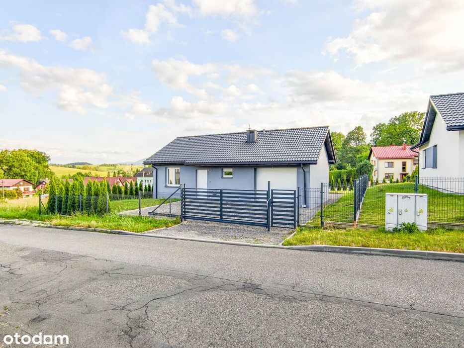 Nowy dom parterowy w atrakcyjnej okolicy.