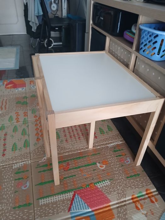 Conjunto mesa e cadeiras criança