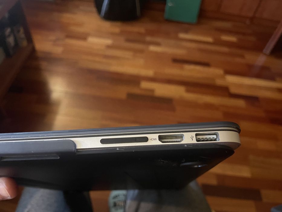 MacBook Pro 15,4 uszkodzony