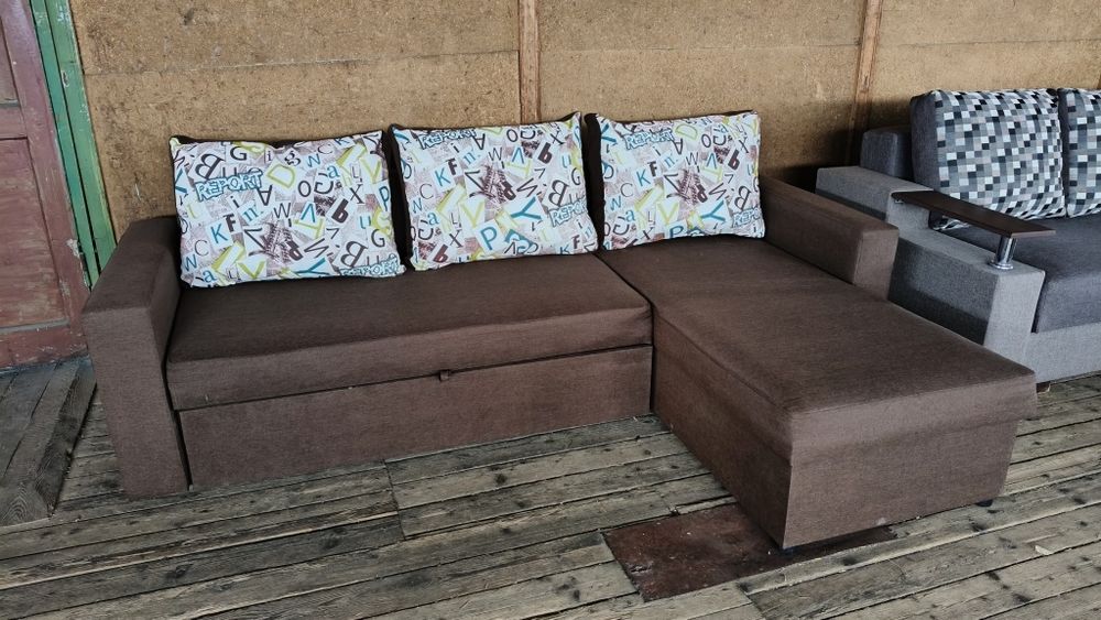 Диван. Меблі. Розкладний диван