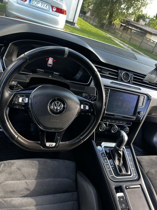 Volkswagen Passat 2.0 TDI  R-line