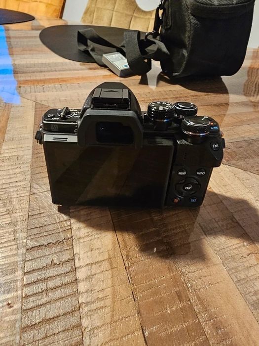 Olympus OM-D-E-M10 Mark II - Perfeito estado. Acompanha Bag
