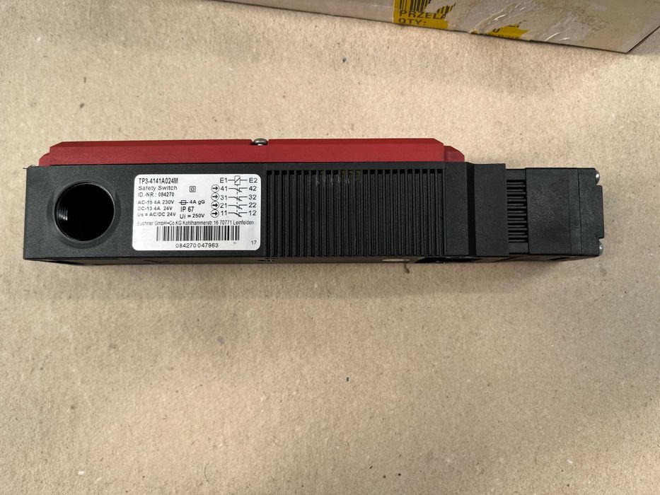 EUCHNER TP3-4141A024M 084270 Safety Switch 24V