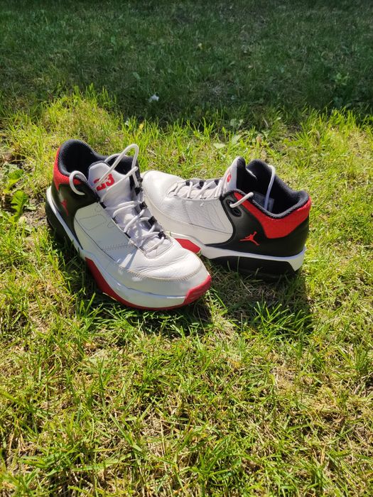 Buty Nike Jordan Aura 3 - białe
 - białe