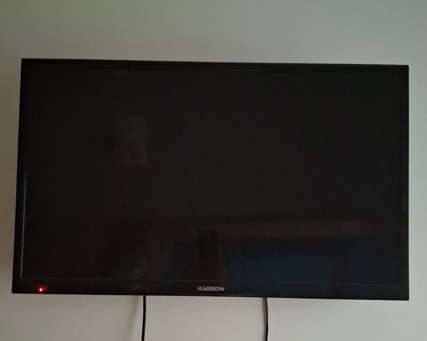 Vendo televisão como nova