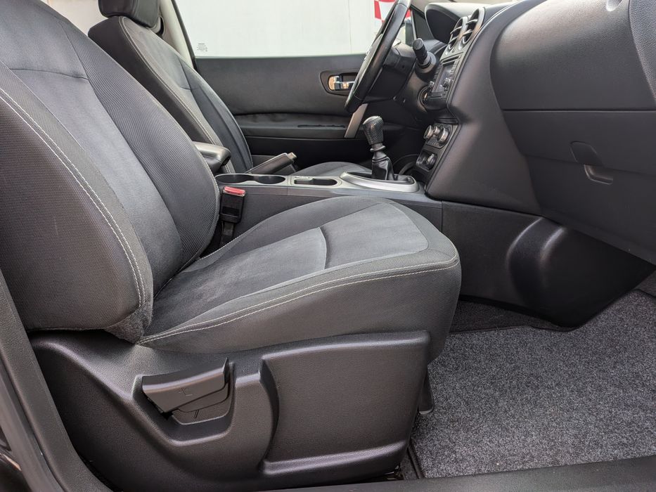 Nissan Qashqai 1,5DCI com 136 mil km. Livro Revisões