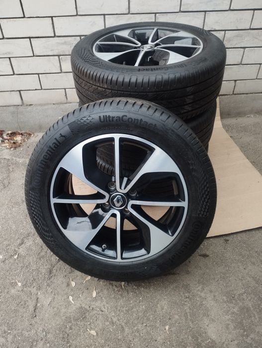 R16 4 100 диски Renault с шинами Continental.