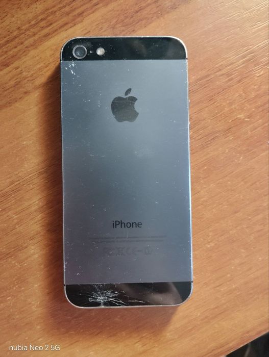 Продается айфон 4 и 5 в идеальном состоянии, рабочие с кабелем для 4