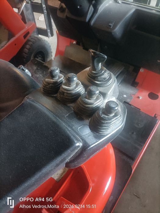 Empilhador Toyota 1.8 toneladas