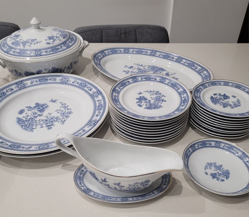 Loiça de  porcelana vista alegre