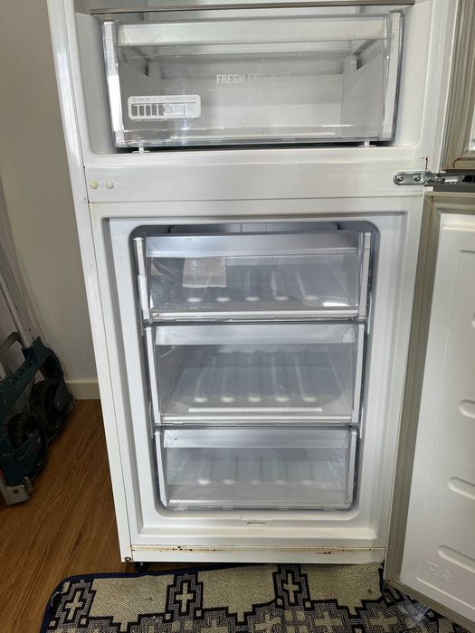 Frigorífico Combinado Hotpoint-Ariston H8-A1E-W | 188,8x59,5x66,3 cm