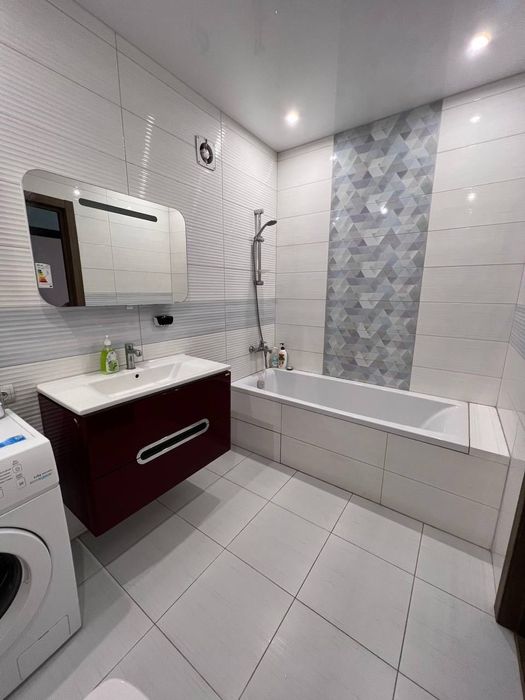 Продаж сучасної видової квартири з автон. опаленням в ЖК Грандбуд (л1)