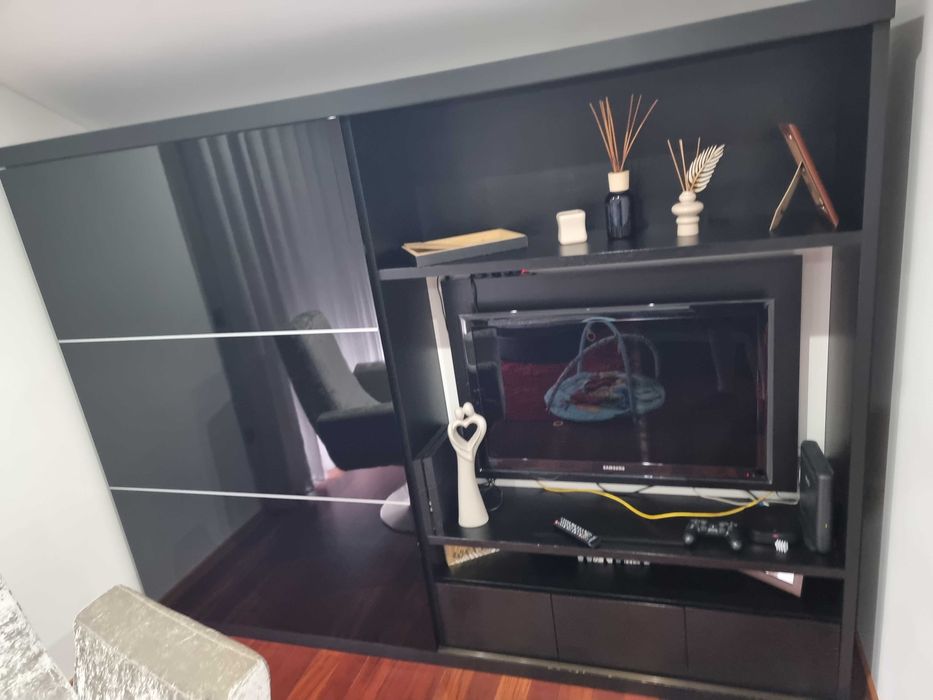 Armario de sala adaptado para colocar tv