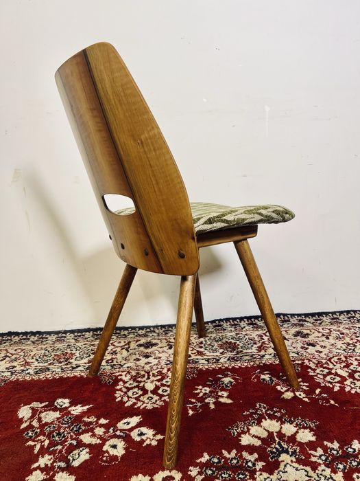 Krzesla PRL Lollipop F Jirak Tatra Nabytok Czechy mat 1958 kolekcje