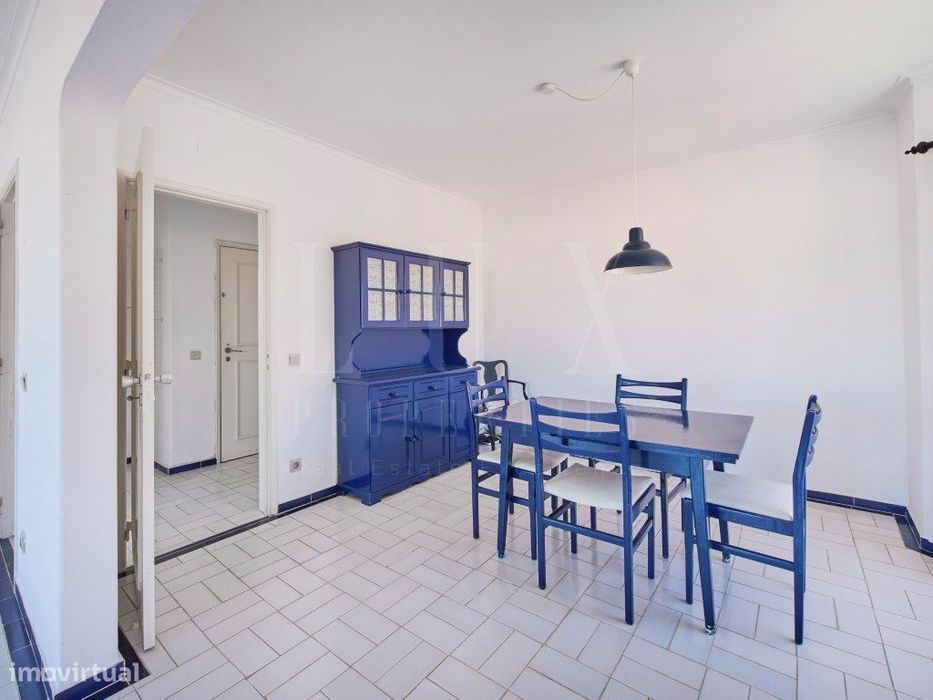 Apartamento T2 Com Vista Mar E Garagem No Centro De Cascais