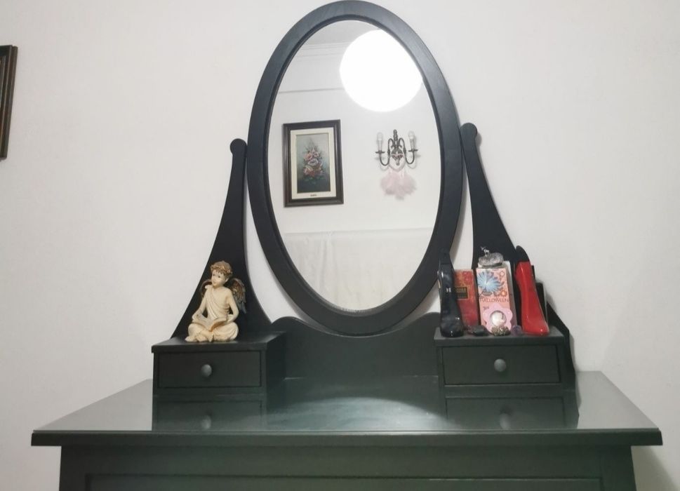 Toucador preto com espelho