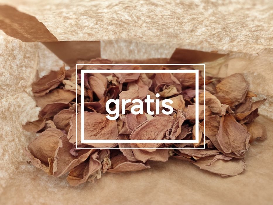 Konfetti drobne suszone płatki kwiatów naturalne ślub wesele boho beżo