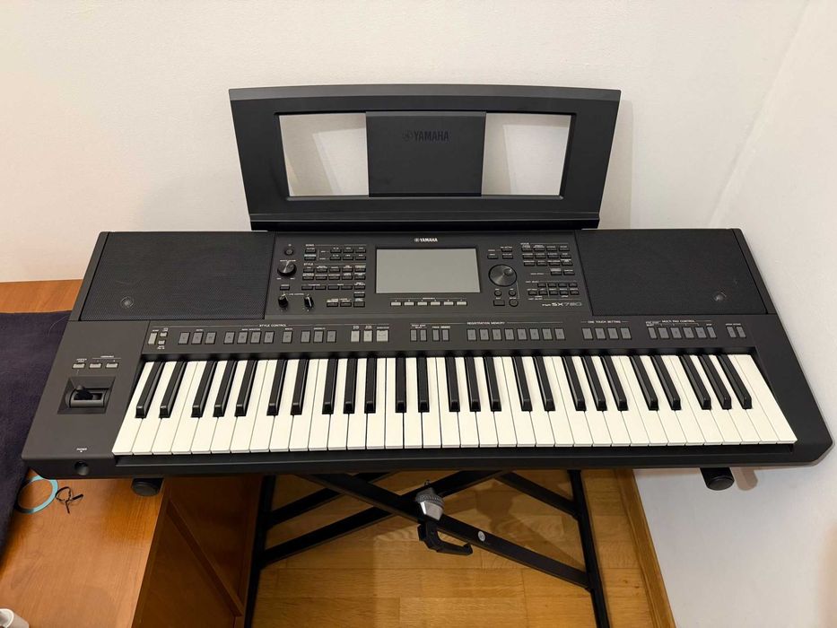 Teclado Yamaha PSR SX720