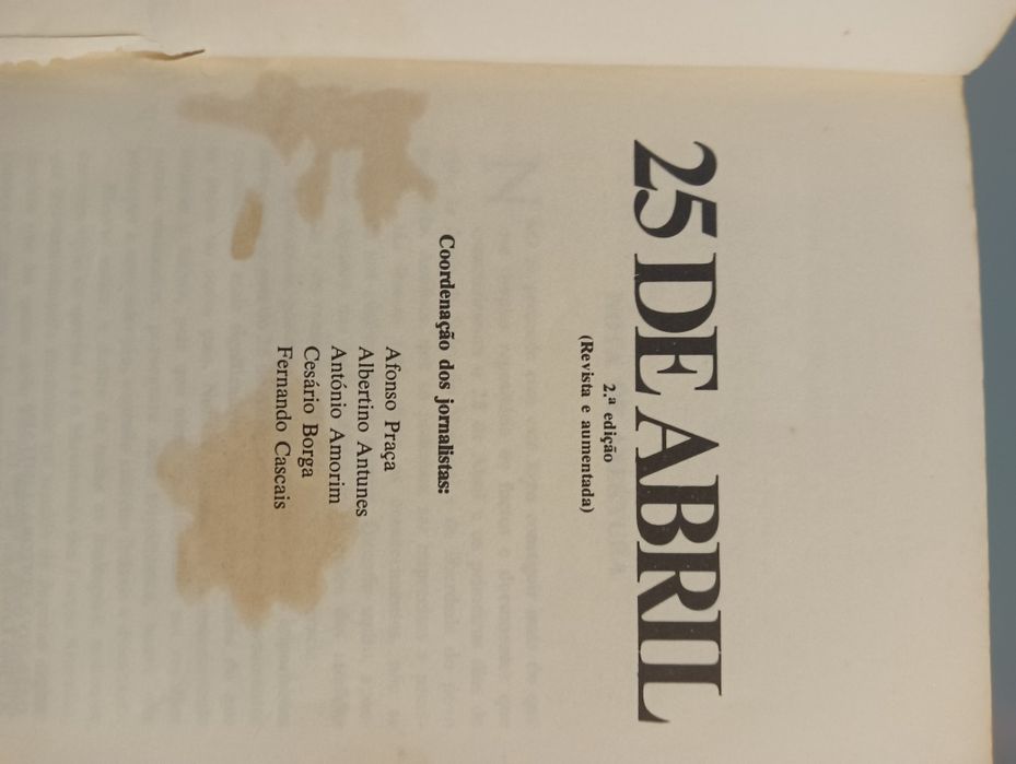 25 de Abril Documento 2ª edição 1974	Casa Viva Editora	Livro Antigo