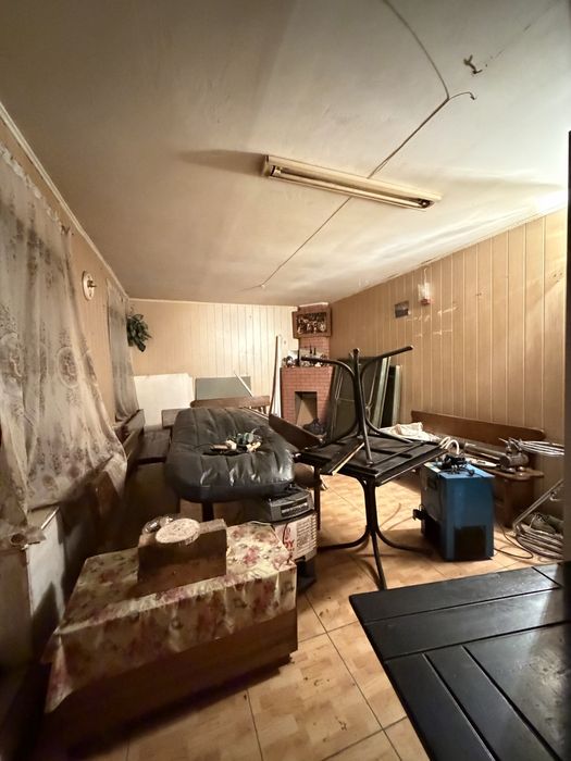 В продажу цокольне приміщення з ремонтом , 120 кв м , нежитлове