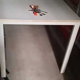 Mesa de cozinha branca