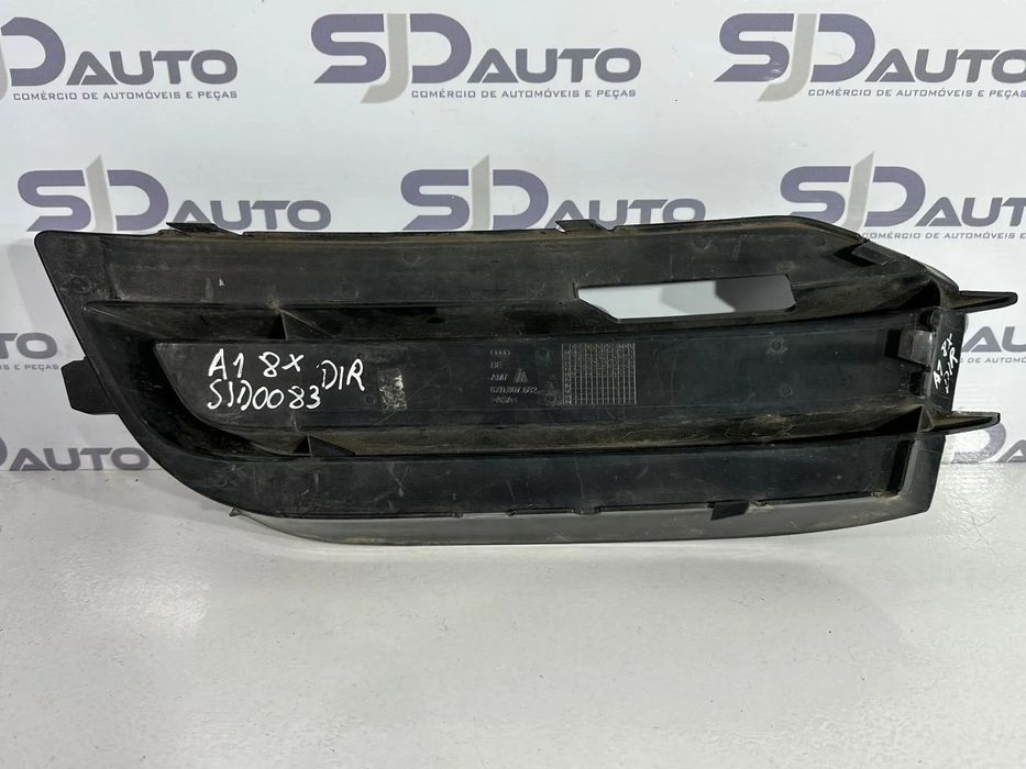 Grelha Farol Nevoeiro Direita - Audi A1 8X (2014)