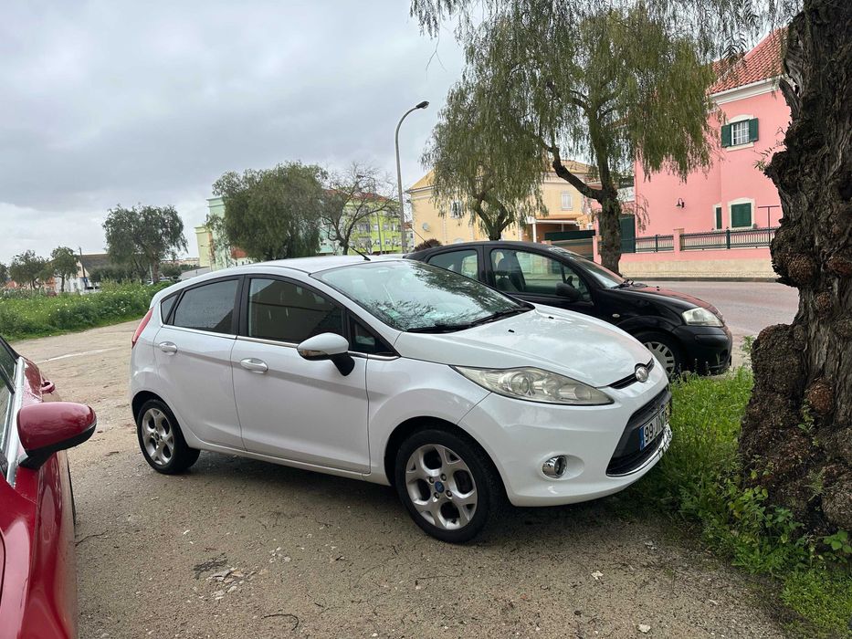 Ford Fiesta 2010 Diesel- impecável