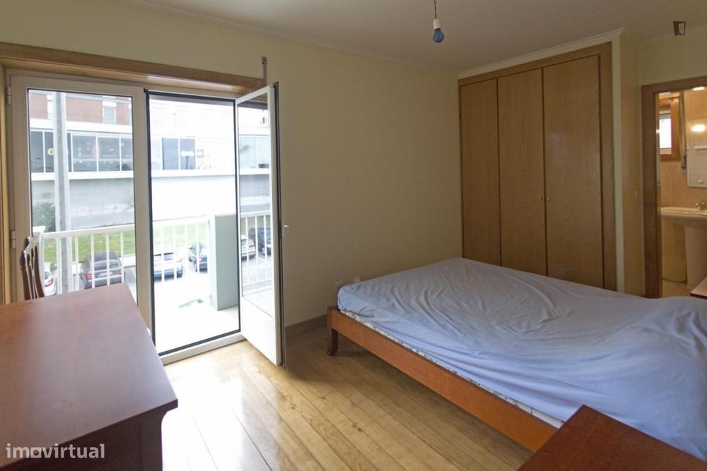 Apartamento com 2 quartos - localizado em Porto