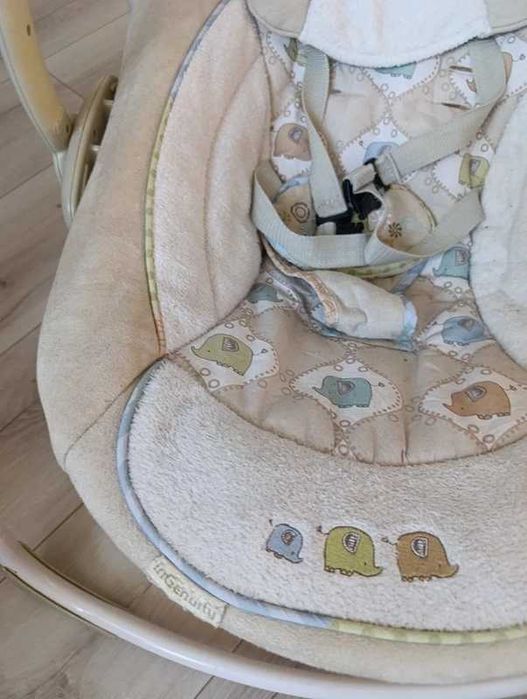 Huśtawka bujak Bright Stars Ingenuity 0+ (baterie w zestawie)