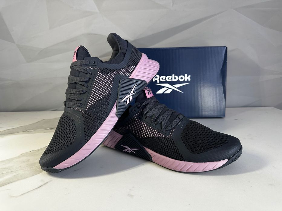 Жіночі кросівки Reebok оригінал TRAINING 40/25,5 см