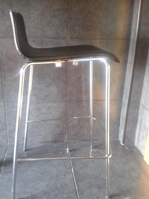 Vendo 2 bancos de balcão