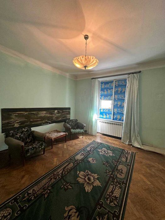 Продам просторий АВСТРІЙСЬКИЙ ЛЮКС в центрі без комісії