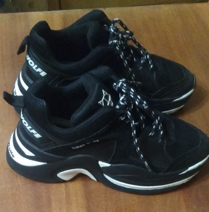 Кросовки Naked Wolfe