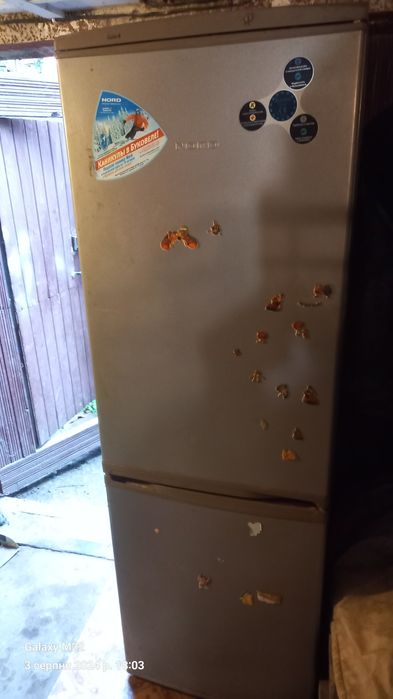 Продам холодильник